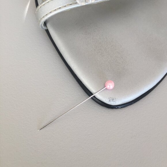 Vintage 90's Silver Satin Beaded T-strap Slides Heels sz 7.5 - Picture 11 of 13